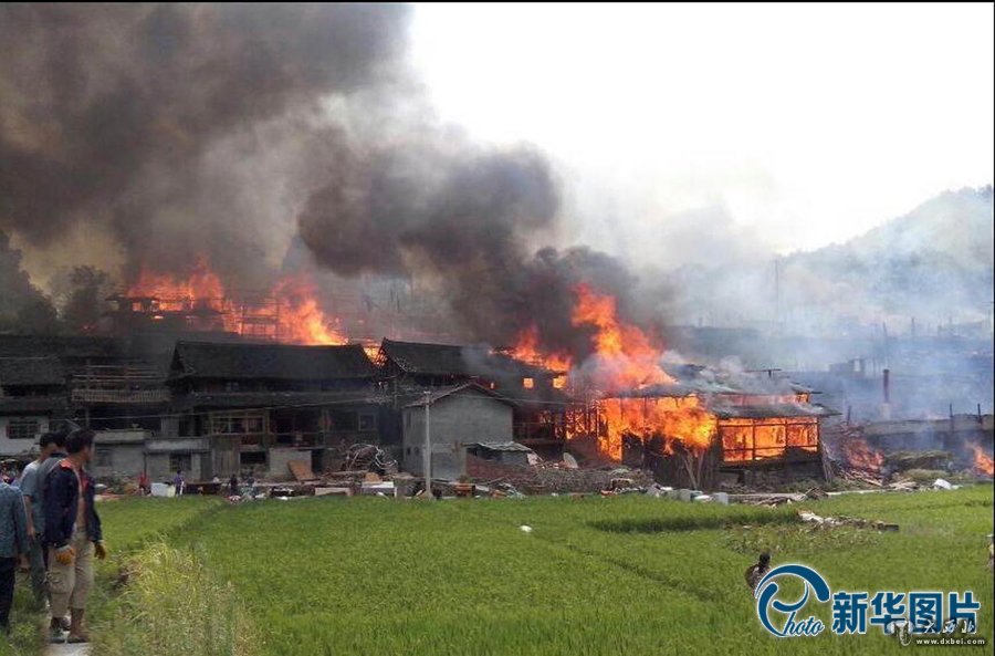湖南靖州縣發(fā)生特大火災(zāi)248名村民房屋被燒毀